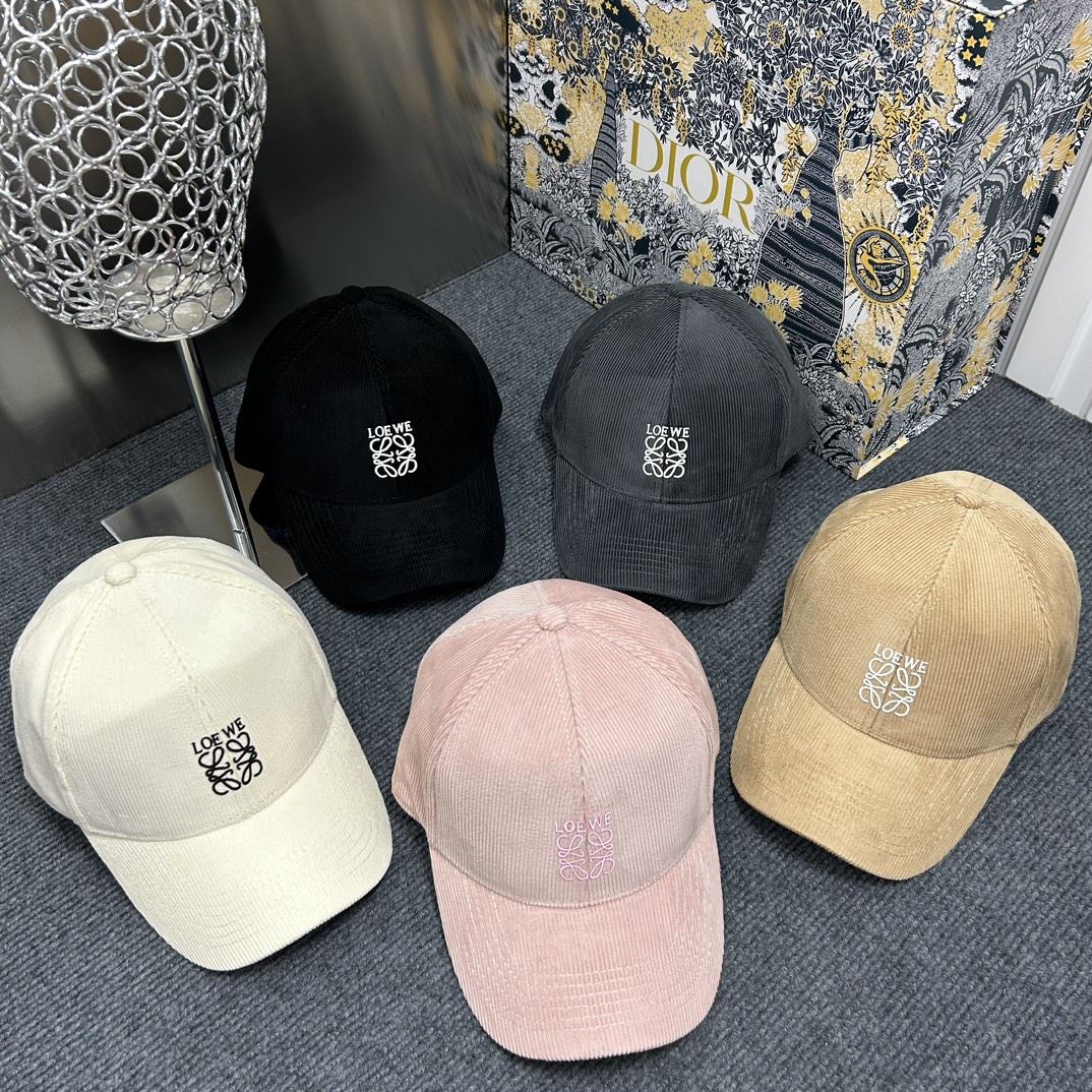 Loewe Caps